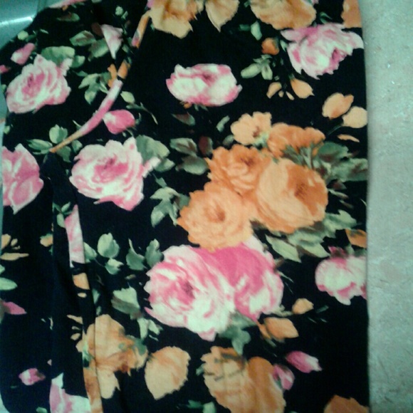 FLORAL Leggings by Cherish NWT - Picture 3 of 8